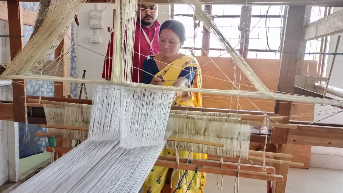 GrowPvt's tweet photo. Textile SSC Assessment conducted under Handloom Sector in Dibrugarh  , Assam for the job Role : Two shaft handloom weaver By Growwell on 5-3-22 @TextileSSC @NCVETIndia @MSDESkillIndia https://t.co/0pHccdHEgP