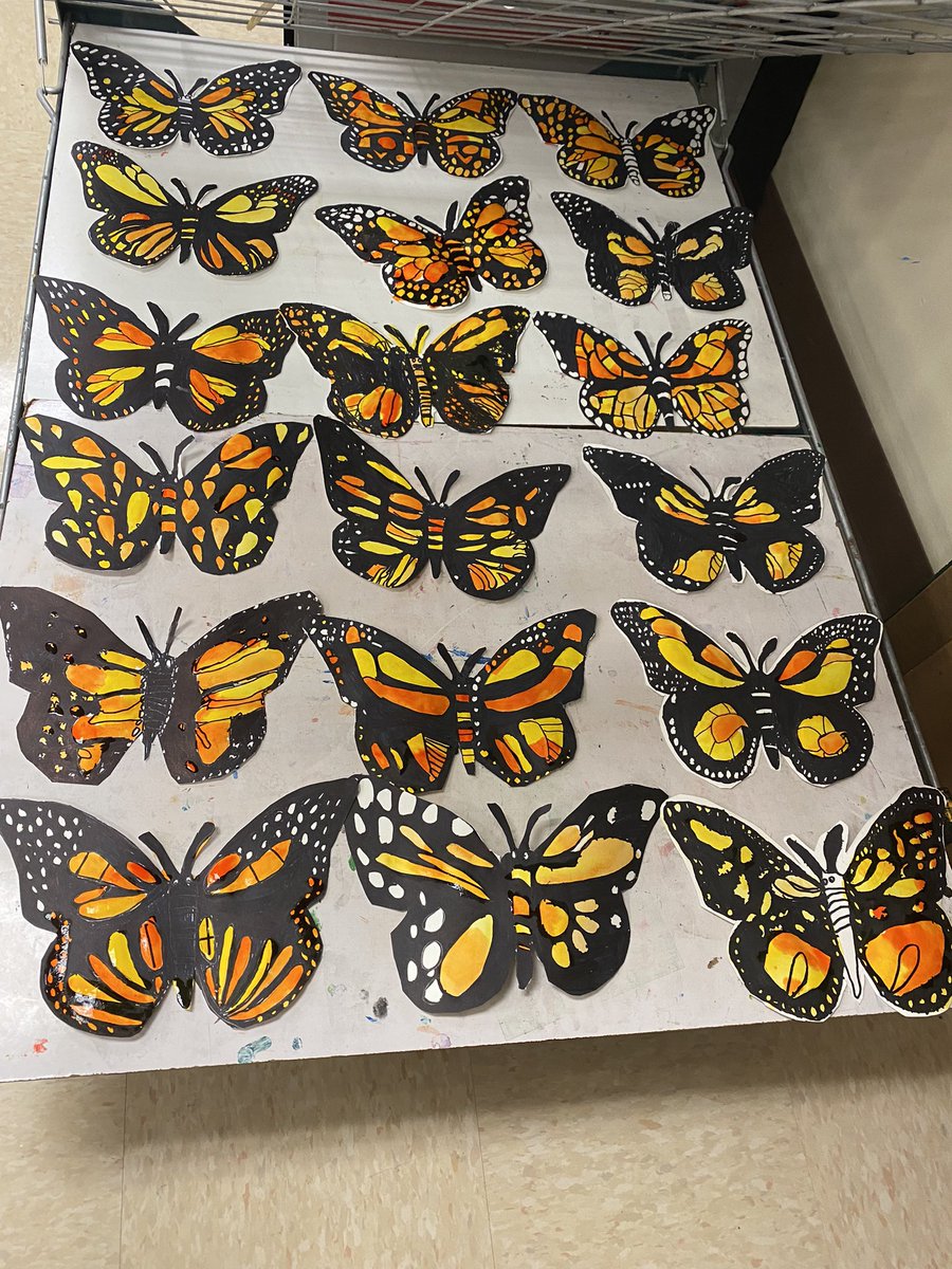 2nd grade loved learning about symmetry and the monarch butterfly. #comalfinearts