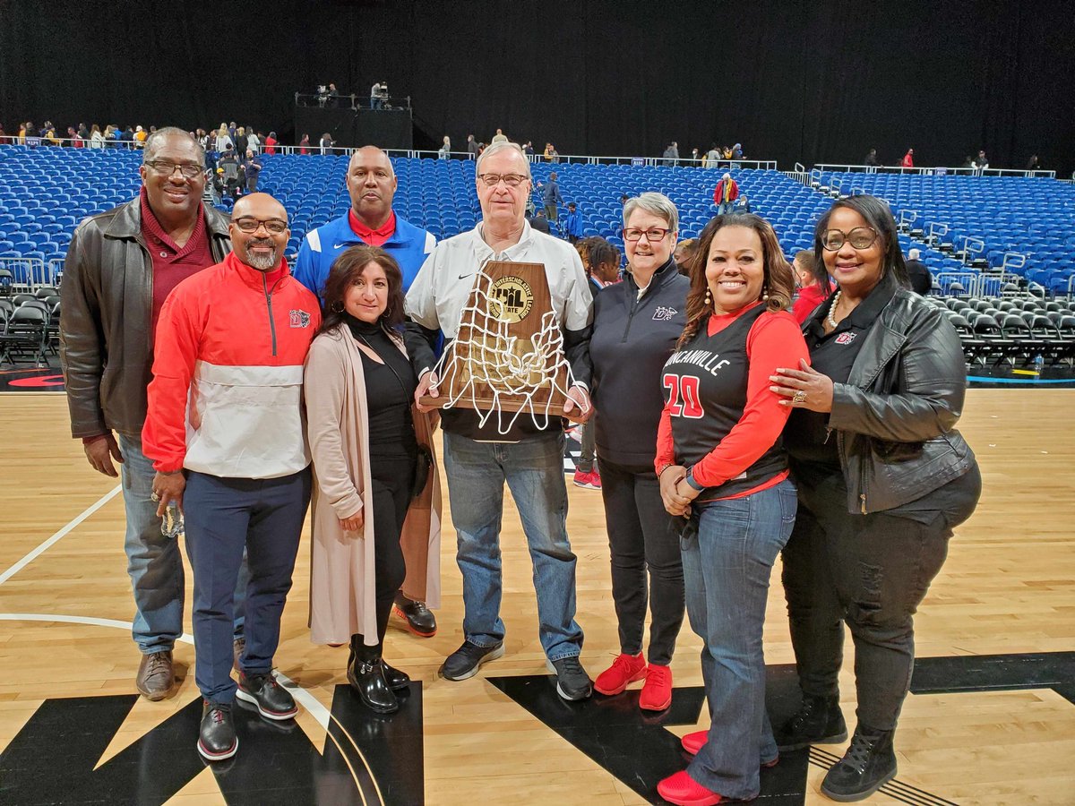 DvilleISDSuper's tweet photo. Congratulations to the @DuncanvilleBB team on winning state and ending your season with a third consecutive championship title. You have shown time after time what it means to face challenges and power through to victory. Your families, school and community are proud of you! https://t.co/Yj4UxKWld1