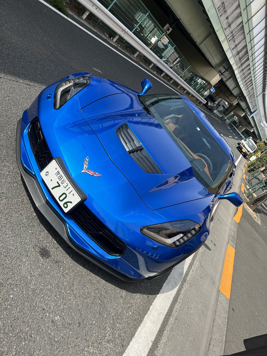 C7Z06納車されました😎
憧れだったラグナブルー＋内装カラハリの組み合わせです！皆さんとまたツーリング行けたら嬉しいです！初めてのMTなので練習が必要そうですが😂