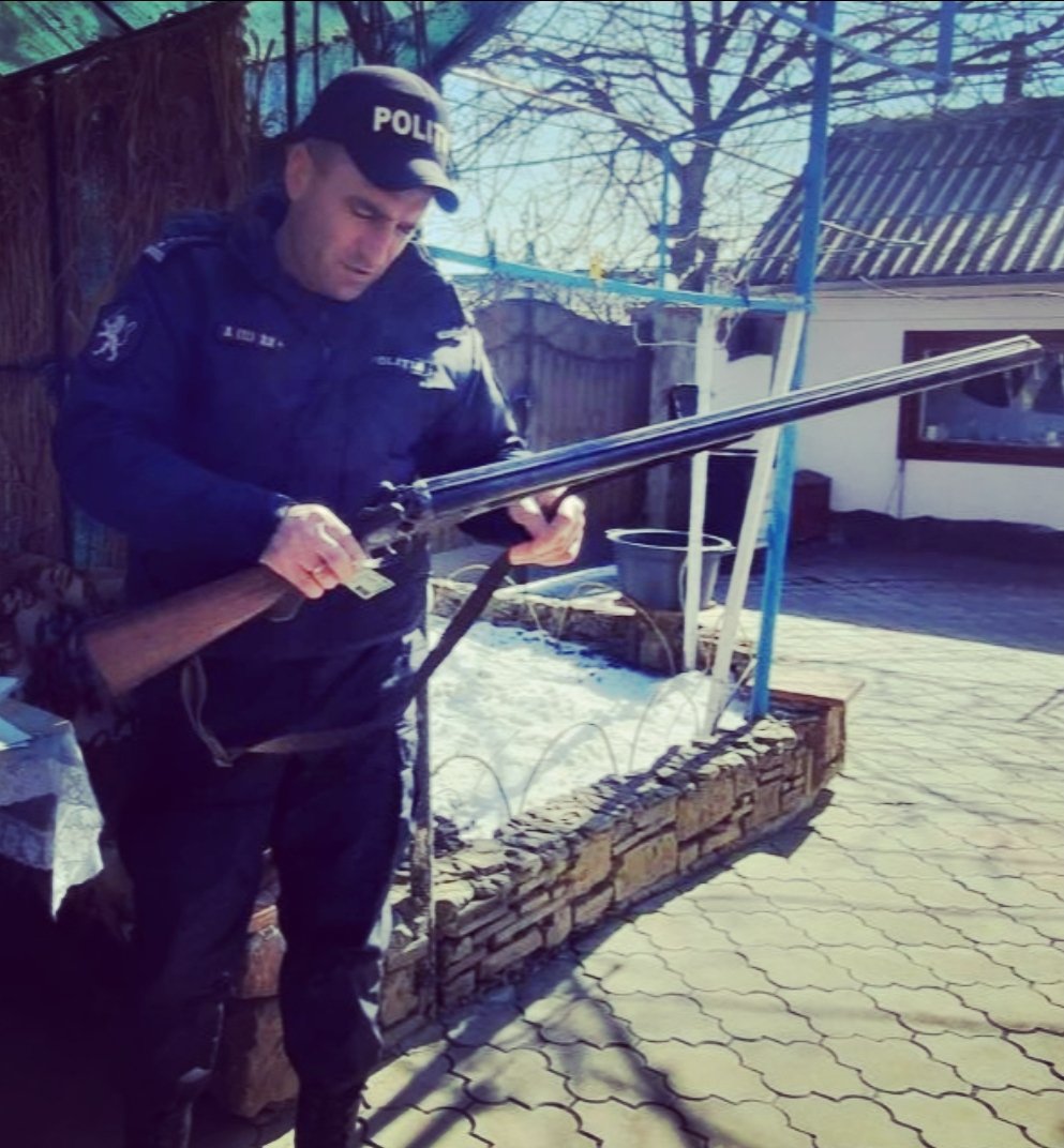 ip_nisporeni's tweet photo. ‼️ DEŢINĂTORILOR LEGALI DE ARME letale şi neletale supuse autorizării, cu privire la obligativitatea prelungirii valabilității permisului de armă, înainte de expirarea acestuia 👇 https://t.co/RVNyrT9SMY