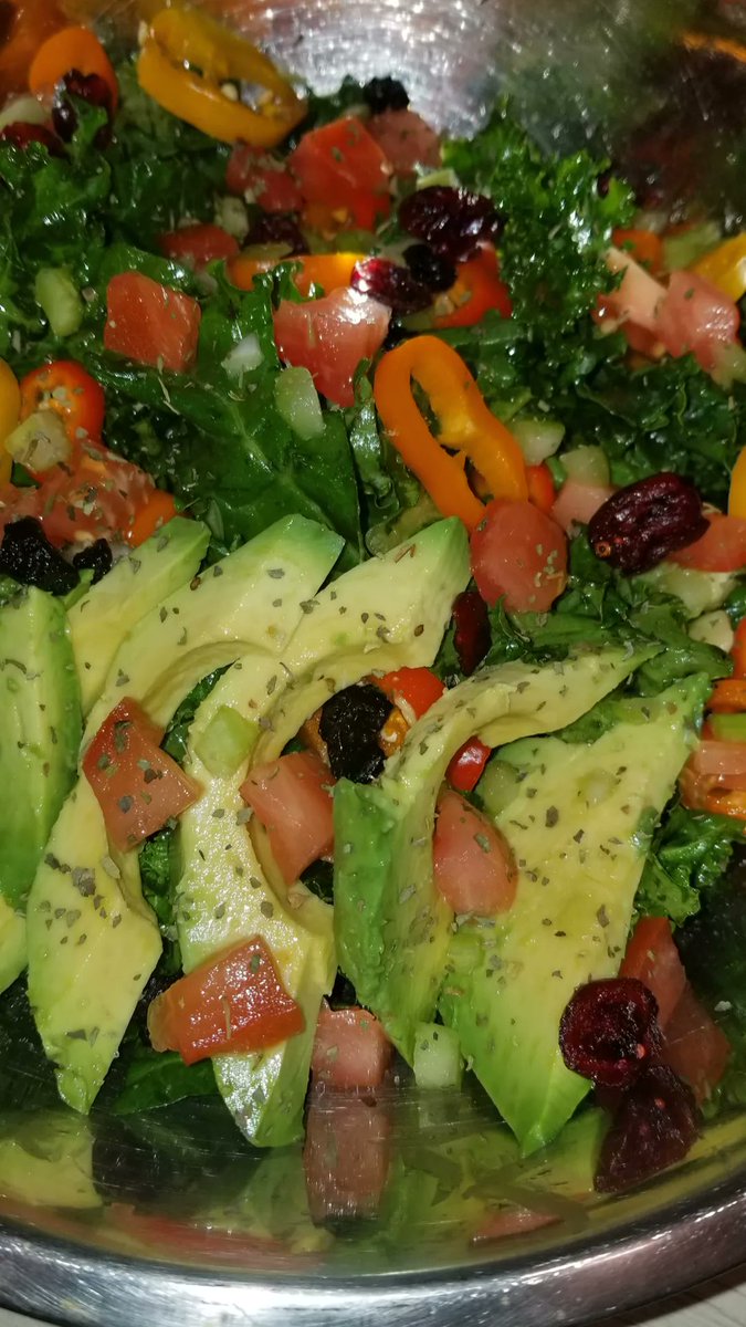Sharmane_Q's tweet photo. Dark Leafy Greens for the Win ! Cleanses the blood yum https://t.co/9ZszRwOEbX