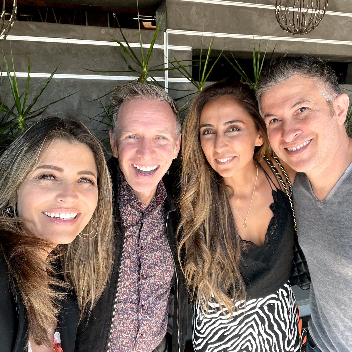 Graphicwise (@graphicwise) on Twitter photo Lunch with two of the most amazing people you’d ever meet. <a href="/glennstearns/">Glenn Stearns</a> <a href="/MindyStearns/">Mindy Stearns</a> <a href="/nonadjavid/">Dr. Nona Djavid</a> <a href="/ArdavanJavid/">Ardavan Javid</a> #blessed Lunch with two of the most amazing people you’d ever meet. <a href="/glennstearns/">Glenn Stearns</a> <a href="/MindyStearns/">Mindy Stearns</a> <a href="/nonadjavid/">Dr. Nona Djavid</a> <a href="/ArdavanJavid/">Ardavan Javid</a> #blessed