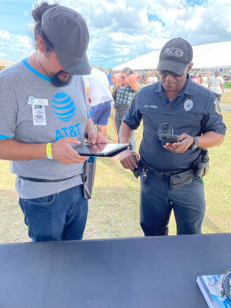 Had a blast today supporting our great Advanced Cellular partners and spreading the word on our best discounts and offers @ the #HomesteadSeafoodFestival !! 🦀🤩
.
.
#SignatureTeamHEAT #FirstNet #FirstResponderDiscounts #ATTDiscounts #LifeAtATT