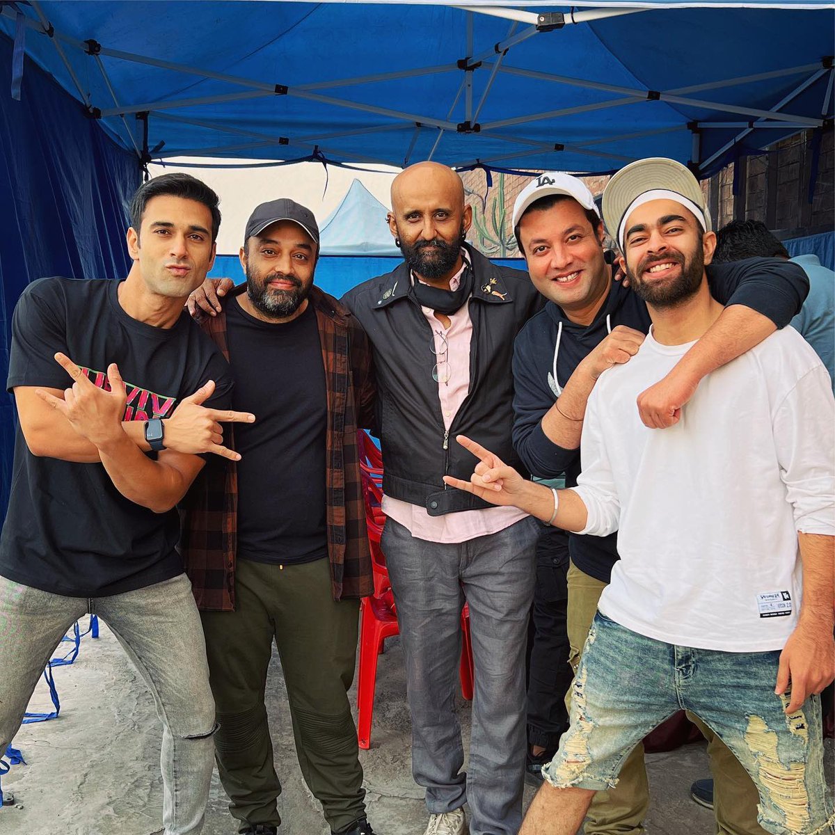 PuneTimesOnline's tweet photo. The #Fukras are back! @PulkitSamrat @varunsharma90 and @OyeManjot start shooting for #MrighdeepSinghLamba directorial #Fukrey3 in #Delhi
#PulkitSamrat #VarunSharma #ManjotSingh #shooting #Fukrey #Bollywood #comedy https://t.co/m9hkVJQ2vb