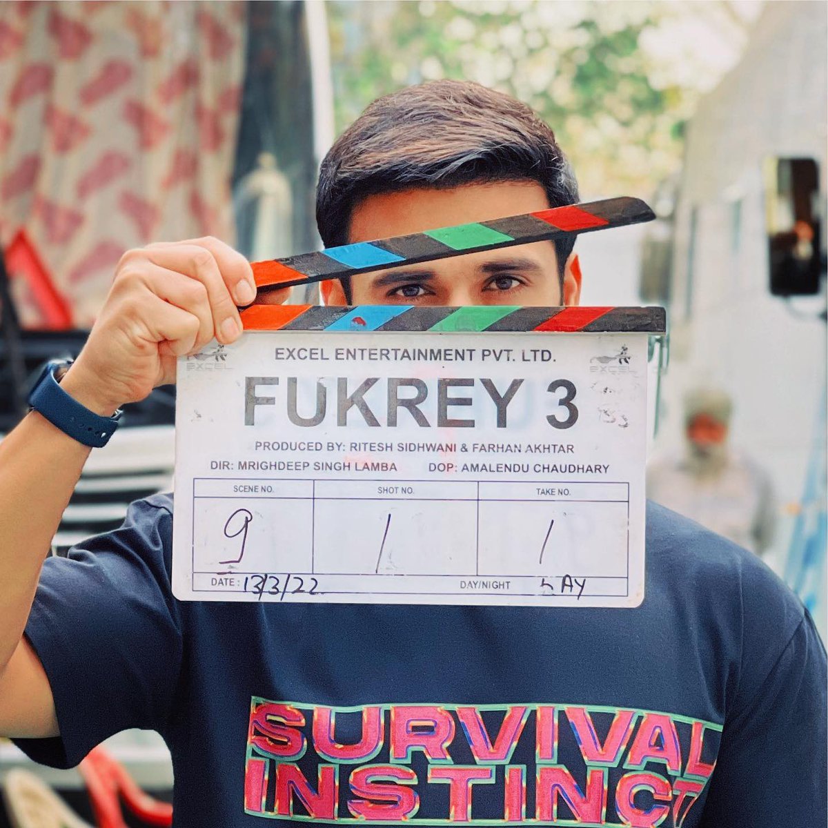 PuneTimesOnline's tweet photo. The #Fukras are back! @PulkitSamrat @varunsharma90 and @OyeManjot start shooting for #MrighdeepSinghLamba directorial #Fukrey3 in #Delhi
#PulkitSamrat #VarunSharma #ManjotSingh #shooting #Fukrey #Bollywood #comedy https://t.co/m9hkVJQ2vb