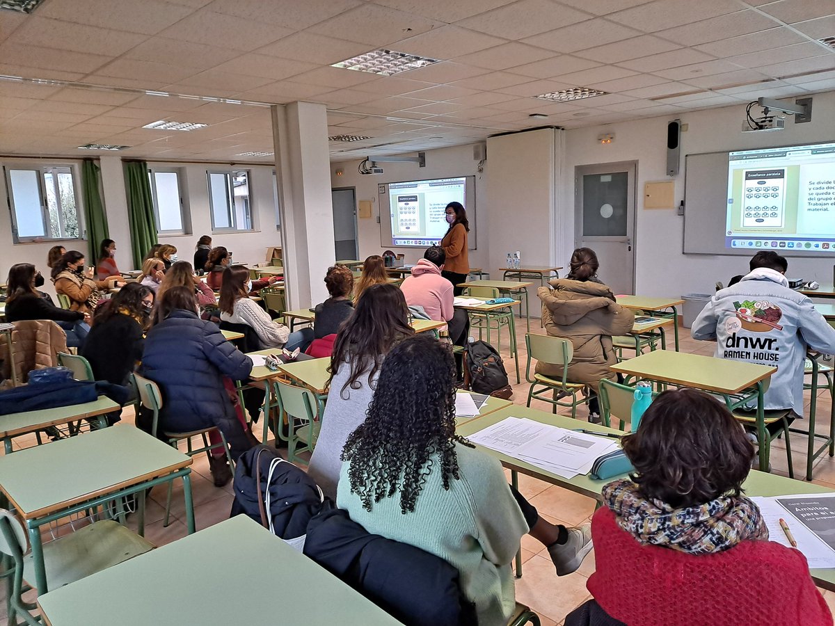 mkanovas's tweet photo. Este fin de semana hemos estado aprendiendo a preparar situaciones de aprendizaje por ámbitos, poniendo los andamiajes necesarios con @coralelizondo 
Muchas gracias Coral por tu cercanía, tu generosidad y tu saber. 
Caminamos juntos.
@SJO_GE @GIPdiocesans https://t.co/KwIH9v9X5Y