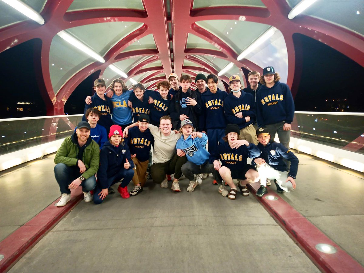 heididelf's tweet photo. Ending the season in style 🌉 💙💛🏒👑 #myjackson https://t.co/j1WEuc6ncK
