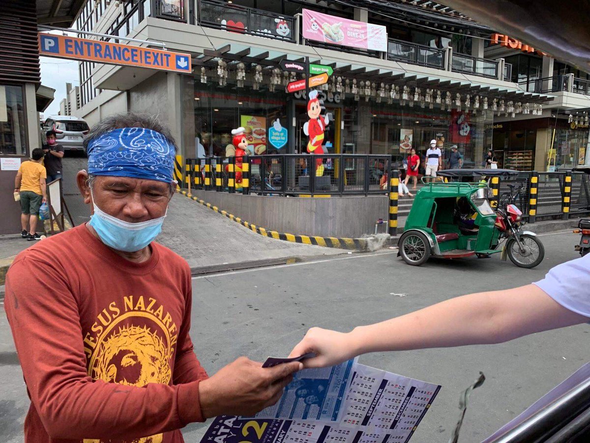 KPLMendiola's tweet photo. TIGNAN: Kasalukuyang nag-iikot ang Kabataan sa Quiapo, bitbit ang pangunahing kampanya para sa makabayang pagbabago nina Atty. Neri Colmenares at Elmer "Ka Bong" Labog sa Senado at ng Kabataan Partylist sa Kongreso.

#MakabayangPagbabago2022
#LabanKabataan
#95KABATAAN https://t.co/4YgRmhyIty