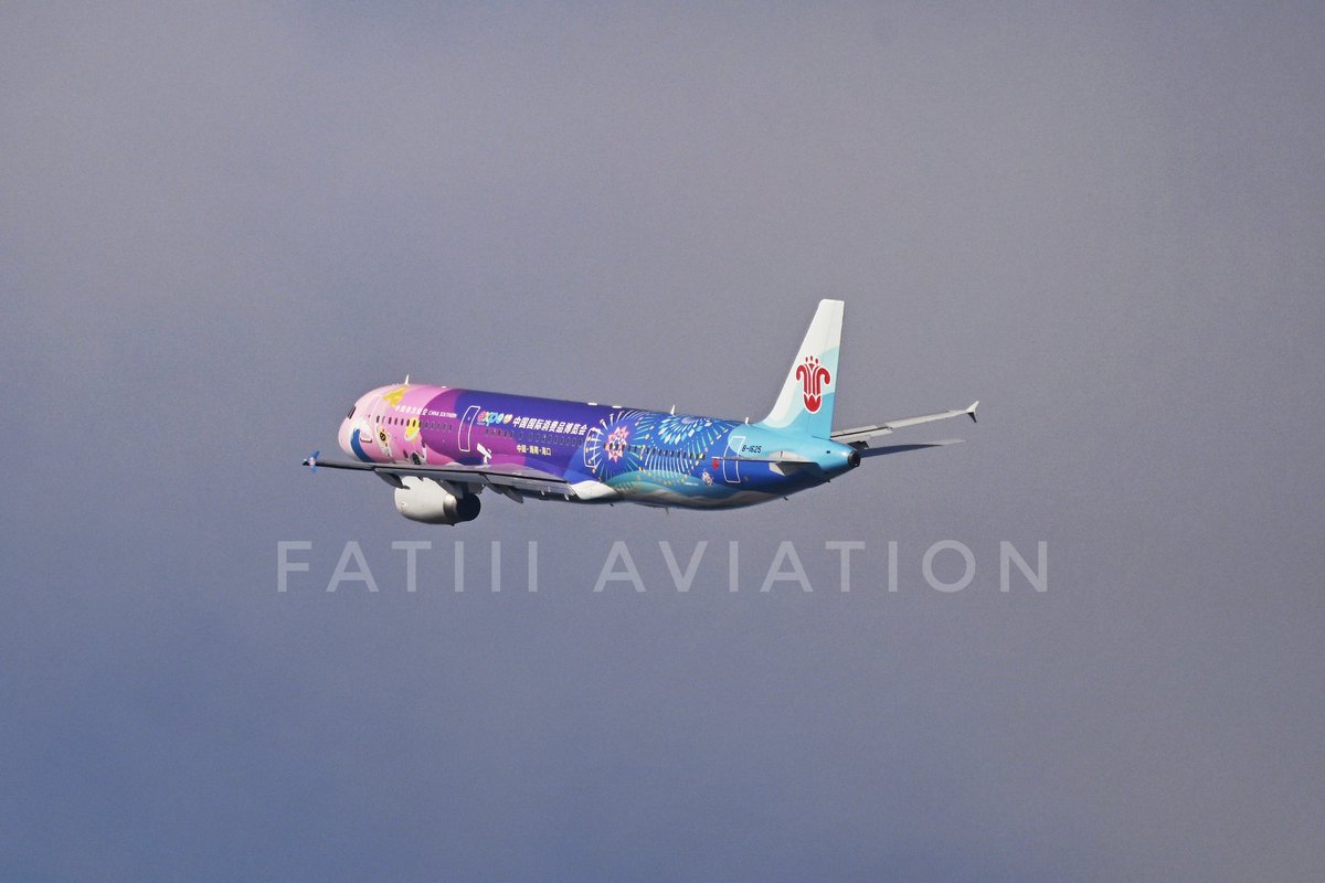FATIIIAviation's tweet photo. Another special livery from China Southern, the Hainan Expo livery takes to the skies today. This A321/B-1625 is Haikou based. It’s by far the most complicated special livery in CZ fleet, with over 70 colours used. #Planespotting #Avgeek #Airbus https://t.co/6LsXAFg5gu