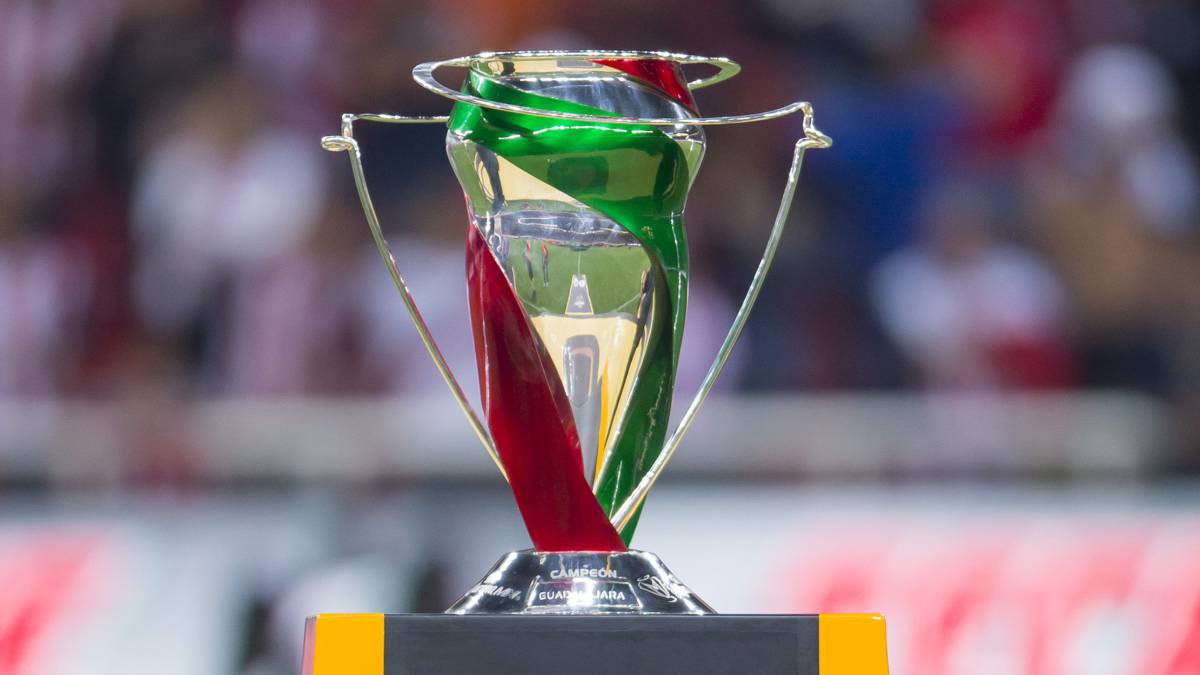 ElmeroIan's tweet image. #DatoÑe,

Hablemos de la Copa MX:

Más veces campeón:America (6 veces, 54, 55, 64, 65, 74 y C19).

Más veces subcampeón:Chivas (8 veces, 48, 51, 52, 54, 55, 67, C15 y A16).

Más participaciones:Atlante (51 o 52 veces).

Si vuelve, estén seguros que le daré su MERECIDA cobertura.