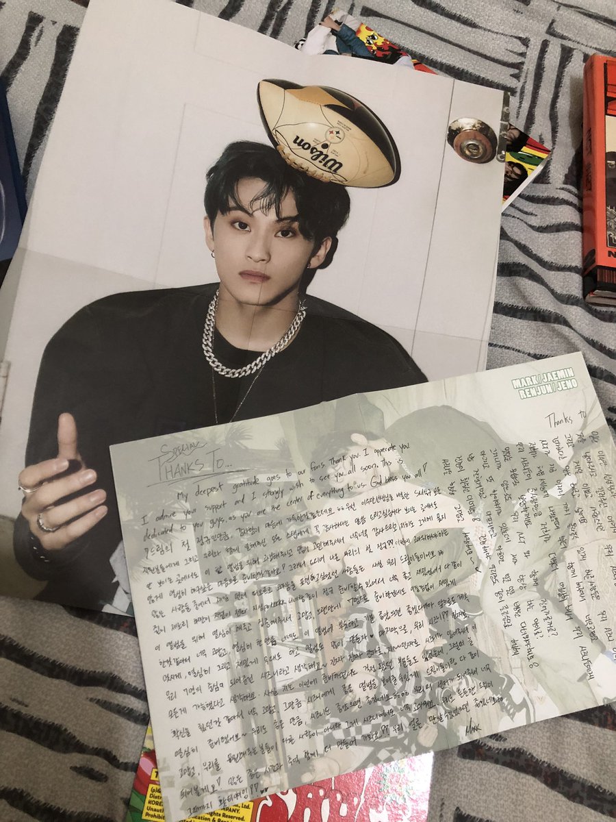haetune's tweet photo. wts lfb exo nct albums onhand ph 
nct dream hot sauce boring ver 
pb with mark poster and thank u poster ( will give folded pob na) 
condi : 10/10
250 (230 if payo) + pf and lsf 
mop : gcash 
mod : sco, ggx
⁃with freebies https://t.co/Gd2v19wdfR