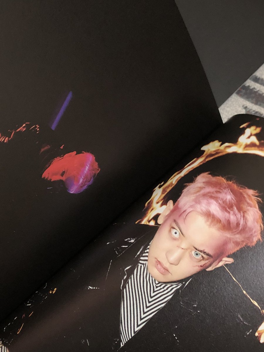 haetune's tweet photo. wts lfb exo nct albums onhand ph 
exo obsession ver
pb with chanyeol poster 
condi : 10/10
250 (230 if payo) + pf and lsf 
mop : gcash 
mod : sco, ggx
⁃with freebies https://t.co/ED9IB7F5qd