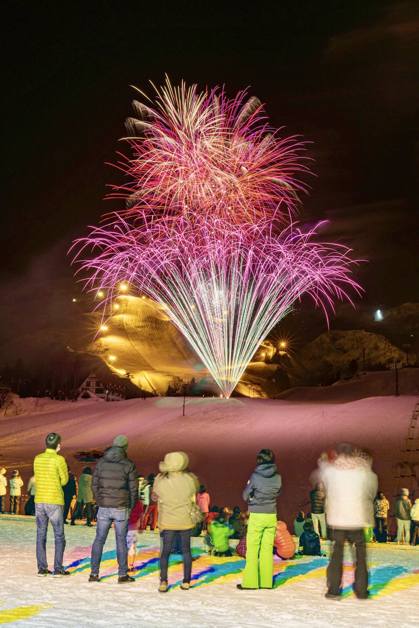 تويتر ベイマックス على تويتر 上国雪上花火 22 03 12 十日町市からのハシゴ花火 花火 上越国際スキー場 新潟県 T Co Hogcopo7jx
