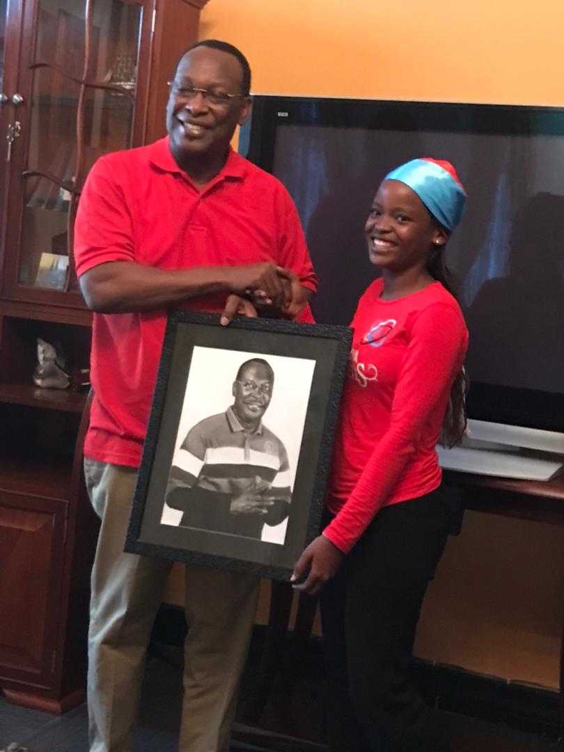 SheilaMchamba's tweet photo. It has real been the greatest honour to be received by me this year.with in a few minutes with our chairman I've gained a lot. Hakika wew ni Mwamba✌
S/O to CHASO DAR ES SALAAM. 
#CHASODARESSALAAAM
#BAVICHATANZANIA
#CHADEMAINBLOOD. https://t.co/VI0xY5FFEl