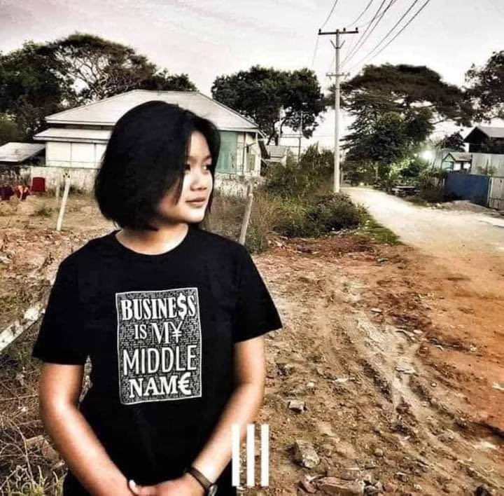 alin_phyu's tweet photo. Military Council blockade 45th street, upper block, Botataung Tsp, Yangon and arbitrary abducted 5 youths From Students Union who staged Urban Guerrilla strike,last night during a power outage. #WhatsHappeningInMyanmar #2022Mar13Coup #HelpMyanmarIDPs https://t.co/KhoW2HvfIc