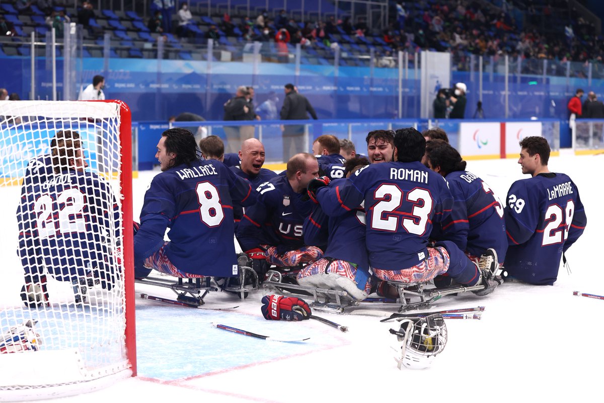 The golden moment.🥇

#WinterParalympics | #TeamUSA🇺🇸