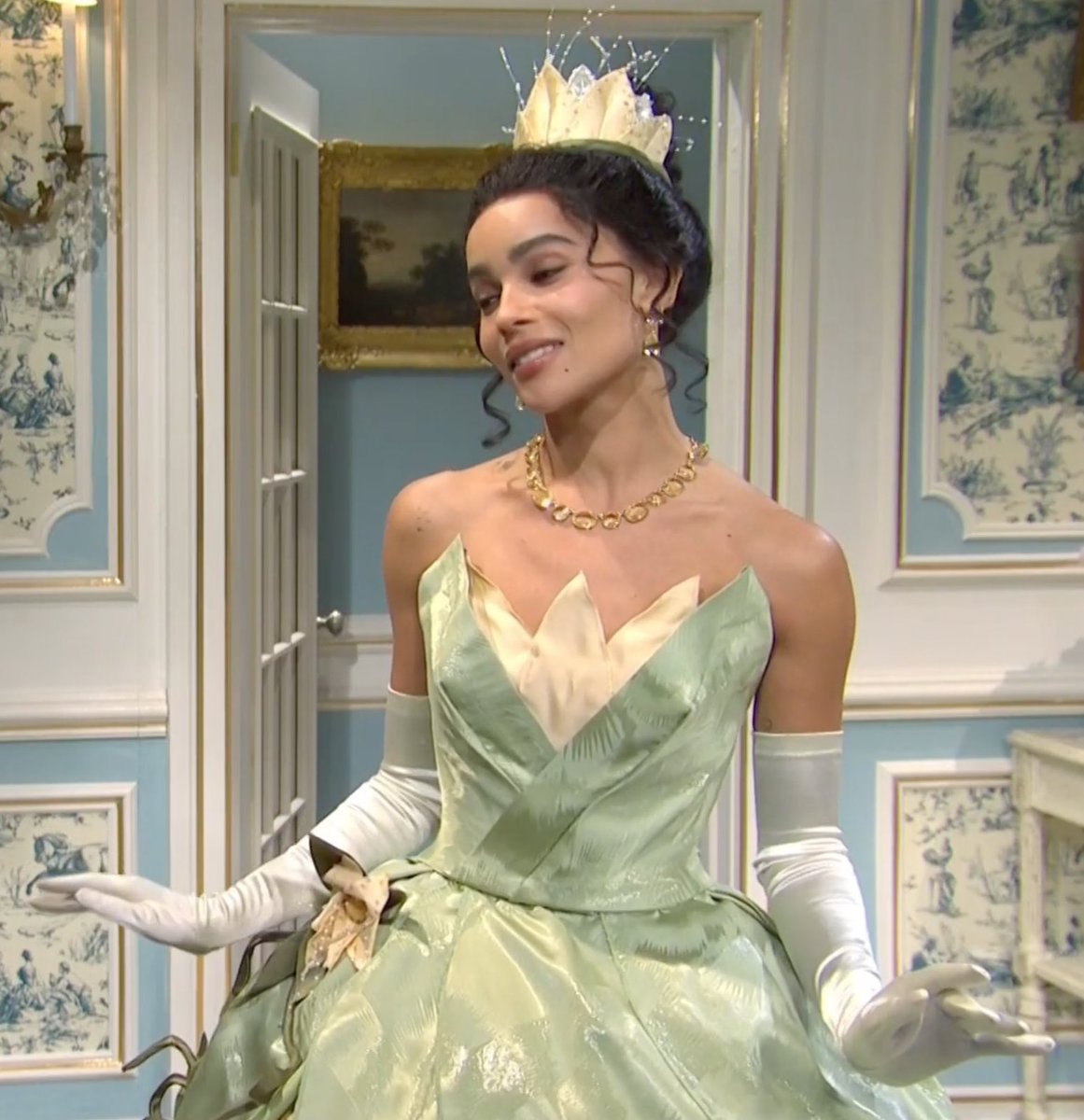 saintdoII's tweet image. a princess