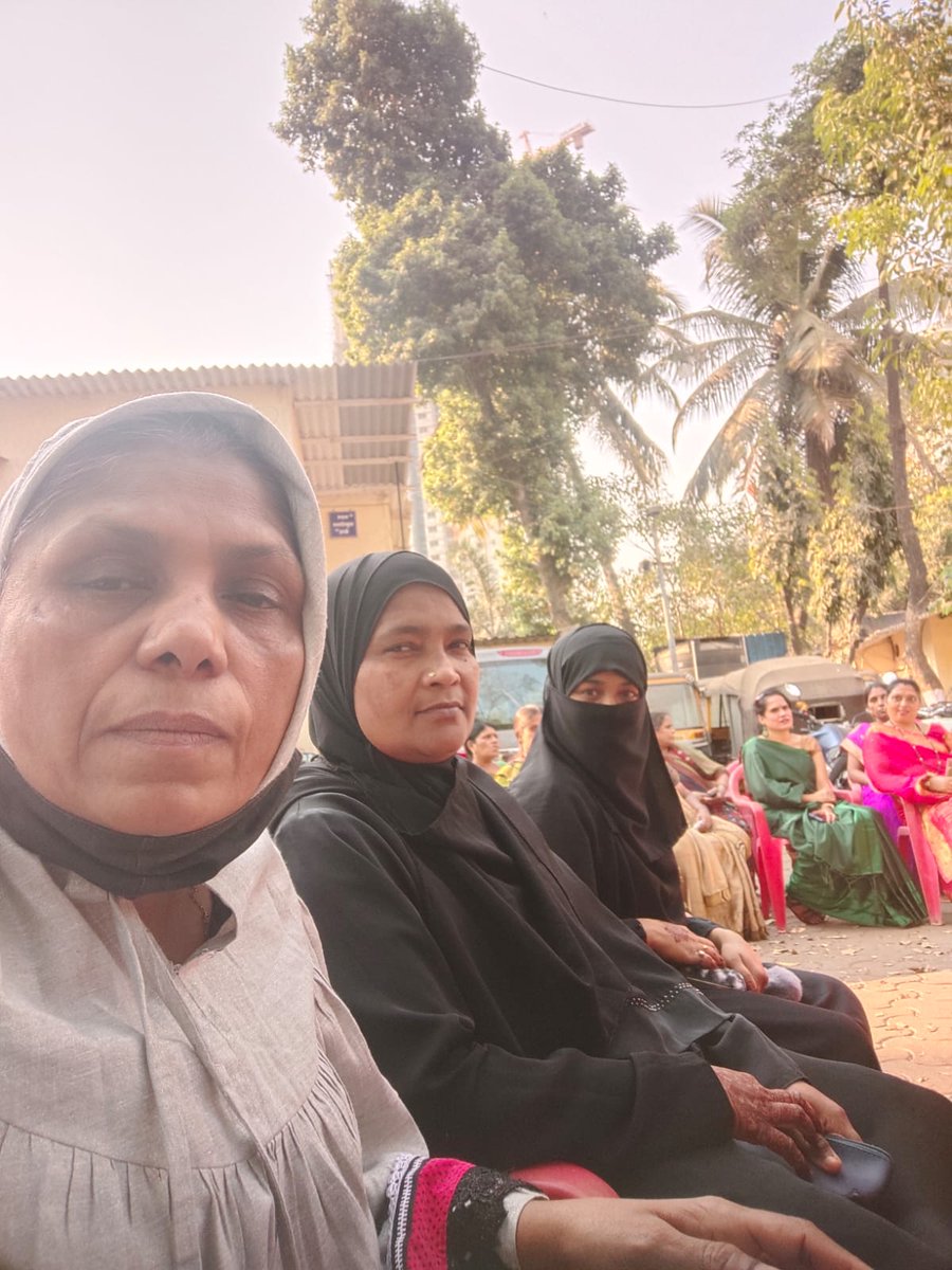 farzanaskmim's tweet photo. AIMIM१५९ दिंडोशी तालुका अध्यक्ष रुखसाना यूसुफ,४३ वार्ड अध्यक्ष फरीदा शेख और साजिदा शेख ने कुरार पुलिस चौकी में मोहल्ला कमेटी की मीटिंग में शिरकत की और दिंडोशी के कुछ अहम मुद्दों पर चर्चा की।
द्वारा समर्थित: -फरज़ाना काज़ी 
उत्तर पश्चिम जिला कार्यकारी अध्यक्ष https://t.co/kRIpotYFn2