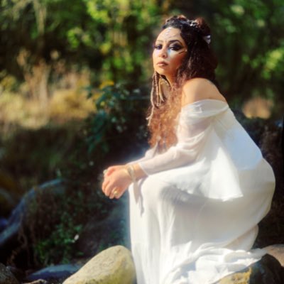 la_avalos_'s tweet photo. #NuevaFotoDePerfil #LaAvalos #compositora #mexicana https://t.co/iEeyvRBLrd