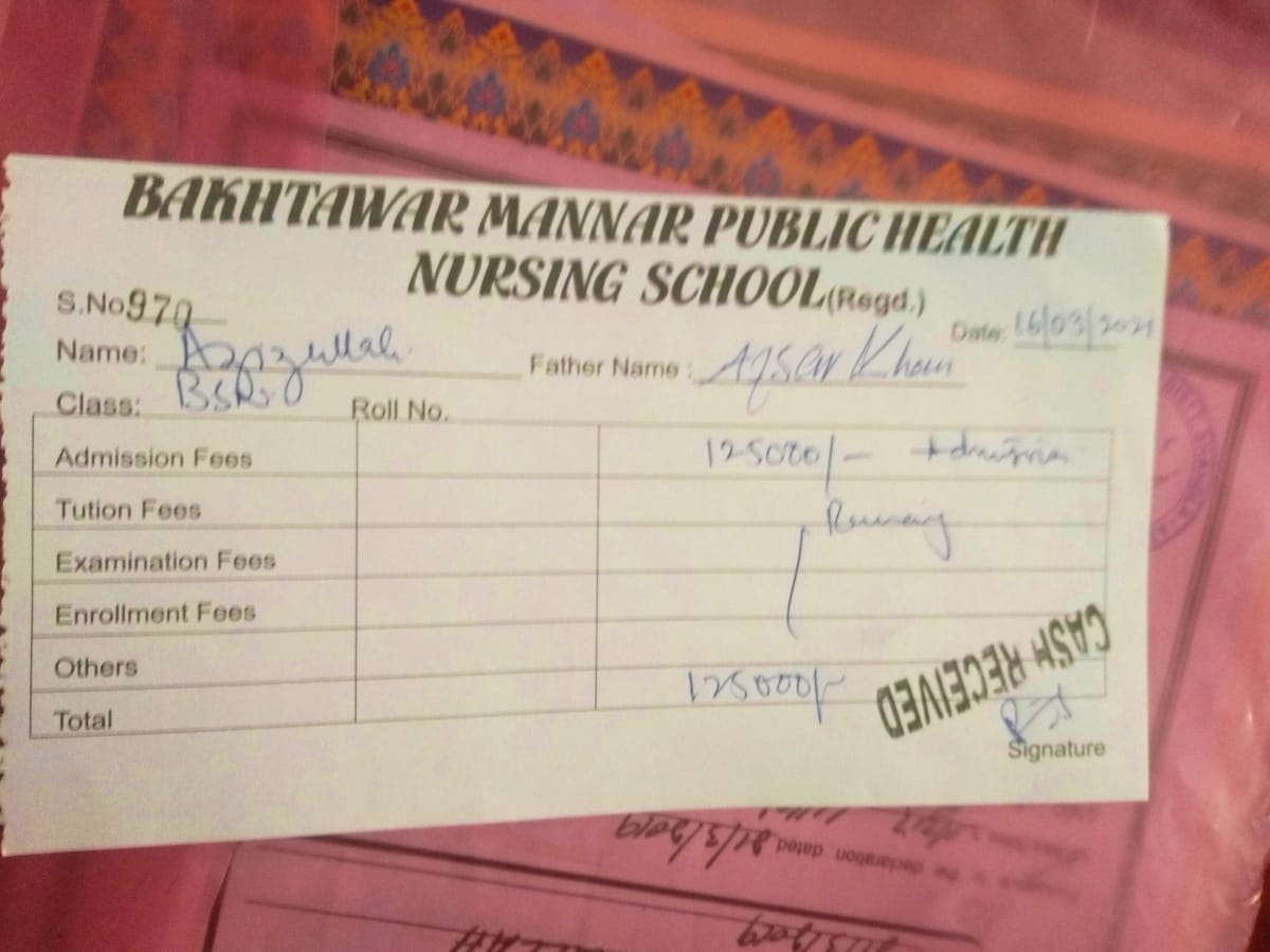 PSCollective_'s tweet photo. پرائیویٹ ایجوکیشن مافیہ کا ایک اور سکینڈل سامنے آیا ہے۔ جس میں بختاور مینر انسٹیٹیوٹ آف نرسنگ اینڈ الائیڈ ہیلتھ سائنسز کراچی نامی کالج نے طلبہ سے بھاری فیسیں لیں، ان کا ایک سال ضائع کیا اور اب پتہ چلا ہے کہ وہ کالج ہے ہی جعلی۔
1/4 https://t.co/hbgvIWYeh6