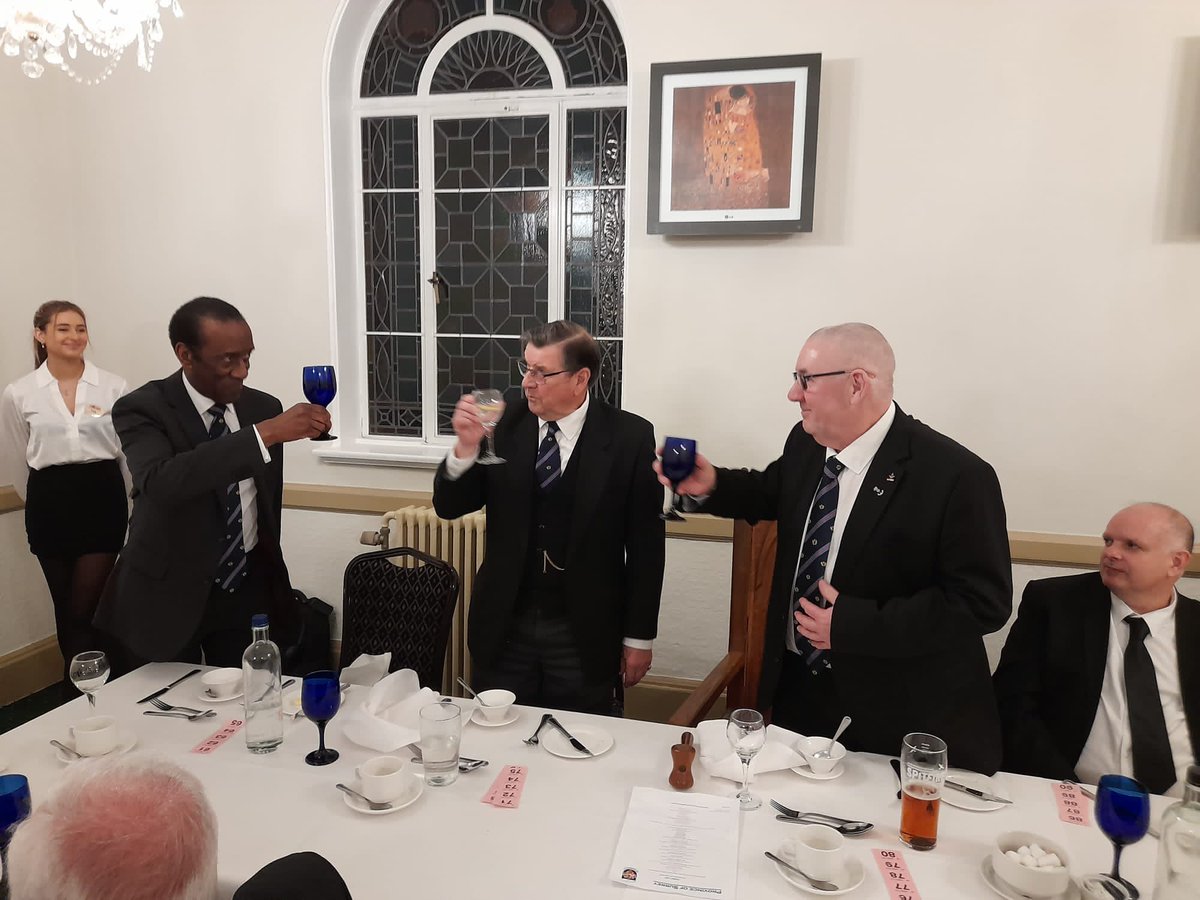 Redwood3411's tweet photo. Redwood Lodge 3411, Installation of the 113th master on Thursday 10th March.
@SurreyMason @UGLE_GrandLodge https://t.co/hzot3fIyfu