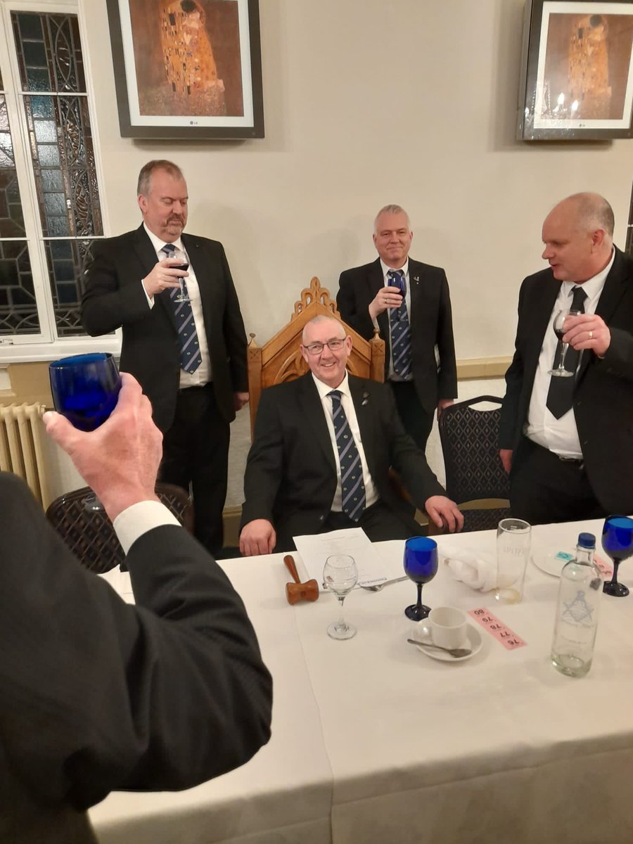 Redwood3411's tweet photo. Redwood Lodge 3411, Installation of the 113th master on Thursday 10th March.
@SurreyMason @UGLE_GrandLodge https://t.co/hzot3fIyfu