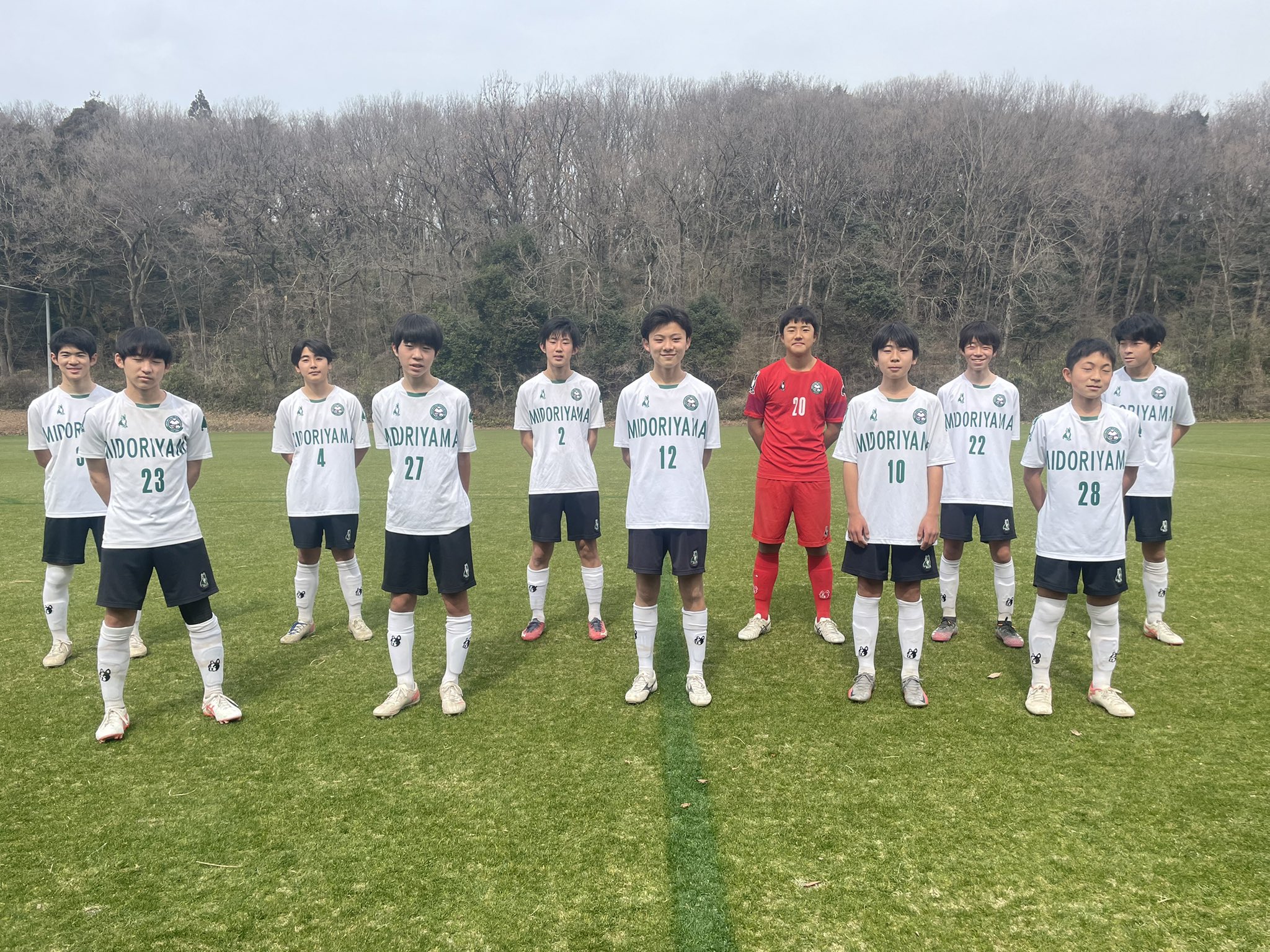 緑山サッカークラブ U 14 Tリーグ第2節vs 攻玉社中学校 6 1 3 0 3 1 上の原グランド 試合前のミーティングで昨日行われたsc相模原所属のクラブob佐相選手のクロスの映像を流しました 1点目はそのプレーを再現した得点となりました 良いイメージが共有
