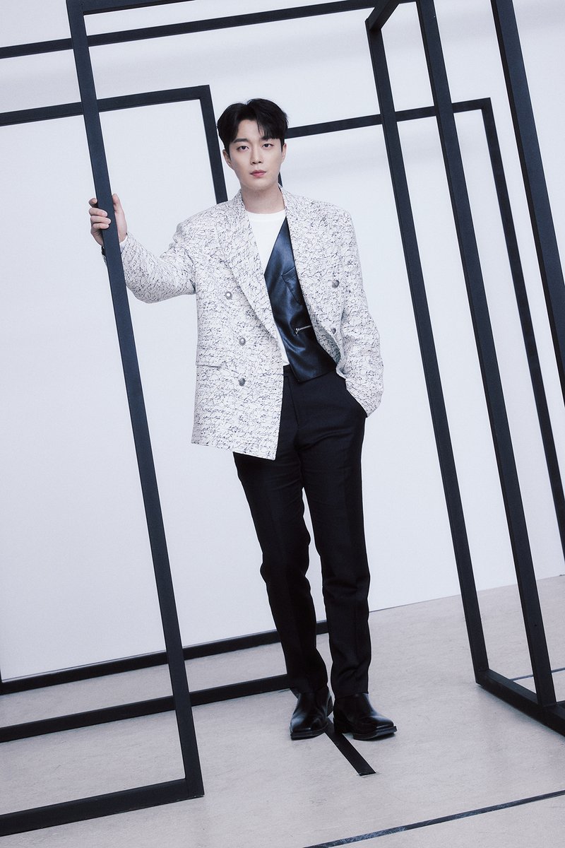 Highlight_AUent's tweet photo. HIGHLIGHT THE 1st FULL ALBUM [DAYDREAM] CONCEPT PHOTO 4. BEFORE THE DREAM Ver.
2022. 03. 21. 18:00

✔ https://t.co/kGAC99Rg0k

#하이라이트 #HIGHLIGHT #윤두준 #YOONDUJUN #양요섭 #YANGYOSEOP #이기광 #LEEGIKWANG #손동운 #SONDONGWOON #데이드림 #DAYDREAM https://t.co/Gis7OUDN4v