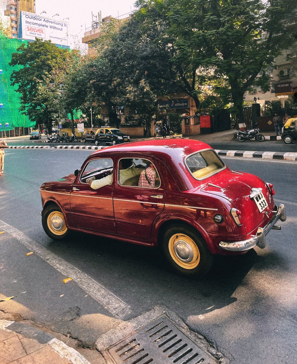 ayushpranav3's tweet image. Vintage Bombay!