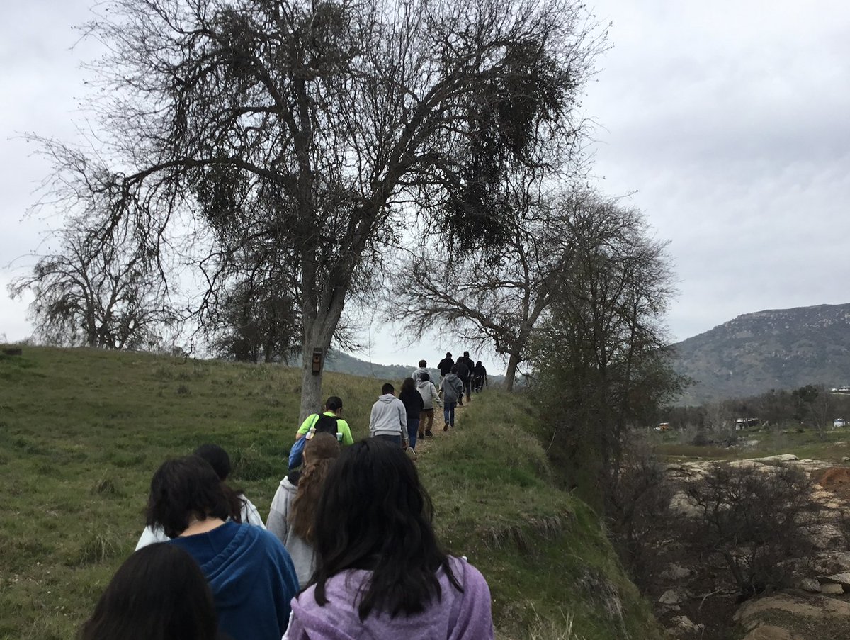 amydownsamy's tweet photo. Exploring biodiversity, searching for lichen, #Foldscoping macroinvertebrates, &amp; learning about decomposition at #CircleJRanch @tularecoe 
Beautiful day for our @GLC_VUSD  7th &amp; 8th grade field trip! https://t.co/LUN5oambEE