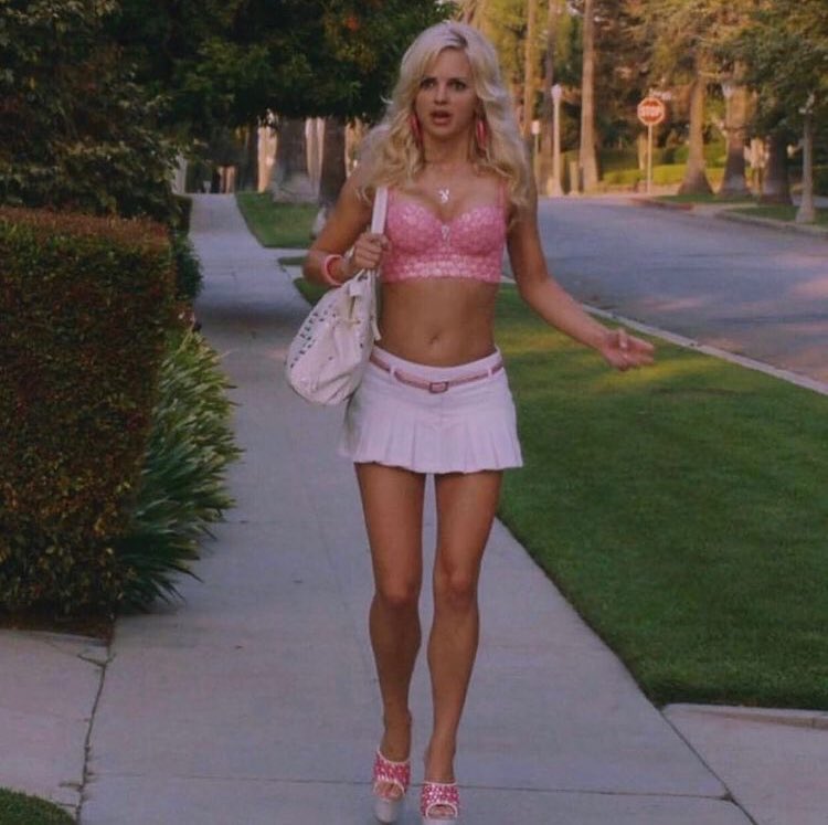 мини юбка 2000. мини юбки в 2000х. джинсовая юбка мини черная. мини юбка 2000. синди кроуфорд 90-е стиль.