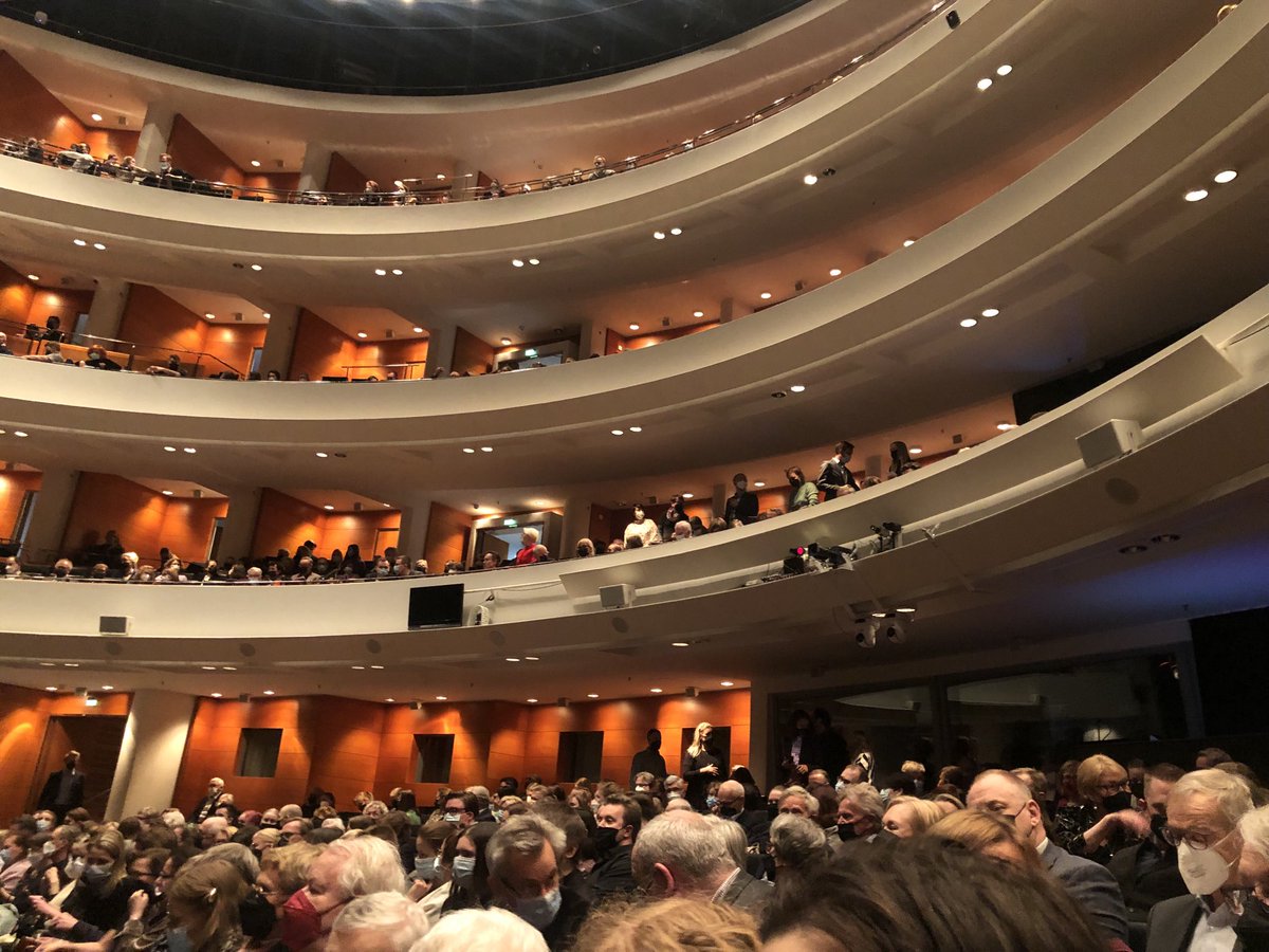 Kemppainen_Kari's tweet photo. Viikonlopun kulttuurikeikkailua (2): Sibelius-baletti Kansallisoopperassa #helsinki #kulttuuri #sibelius #oopperabaletti https://t.co/S8EFwQEEVO