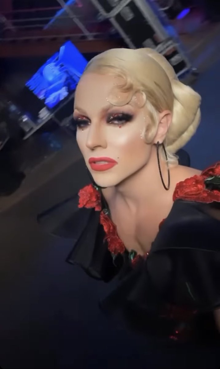 neverstopsayin's tweet photo. An exquisite look @courtneyact 😍🔥😍 #pasoface #dancingau @Channel7 https://t.co/ZA1sTM9xa2