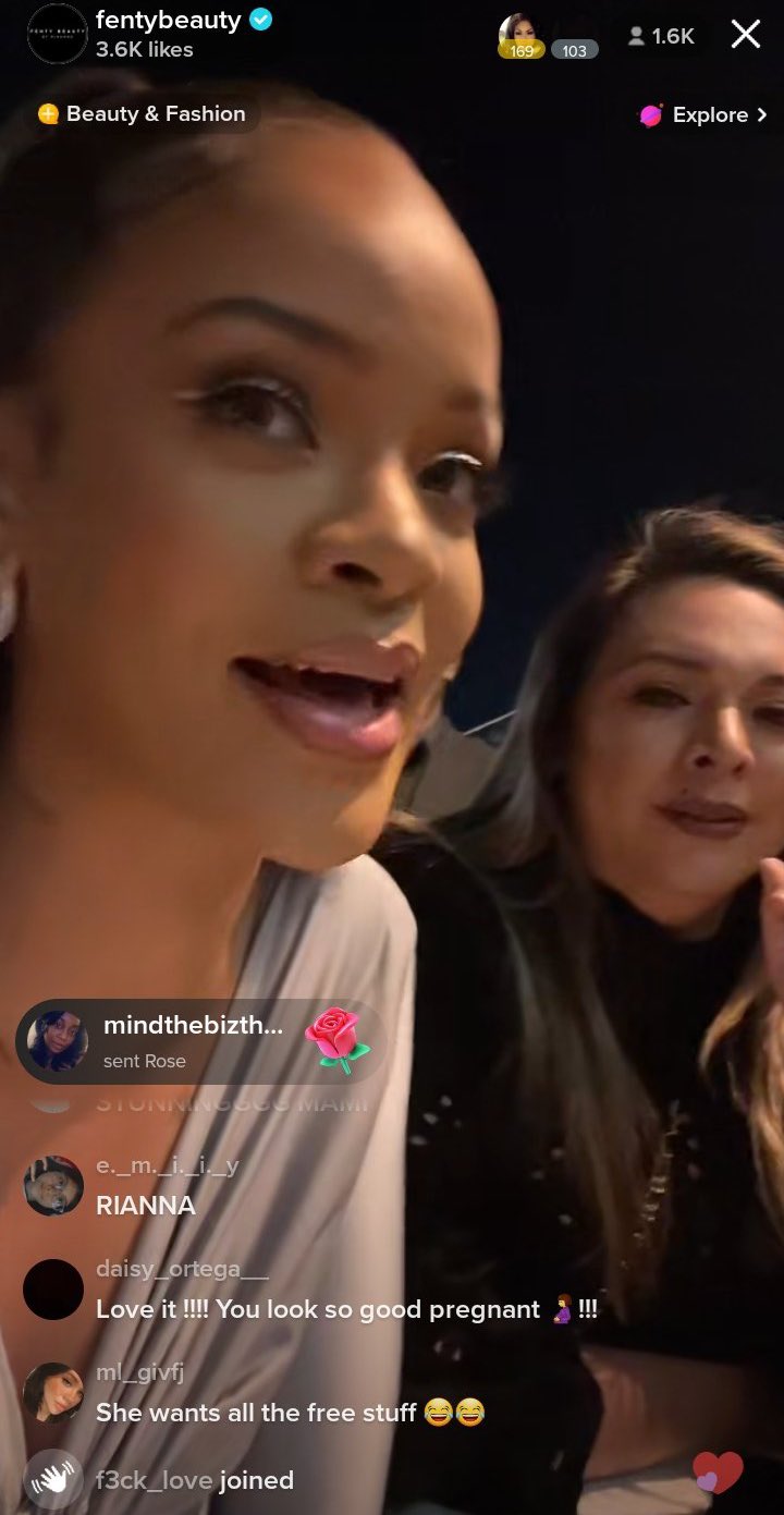 Rihanna Gallery on X: 