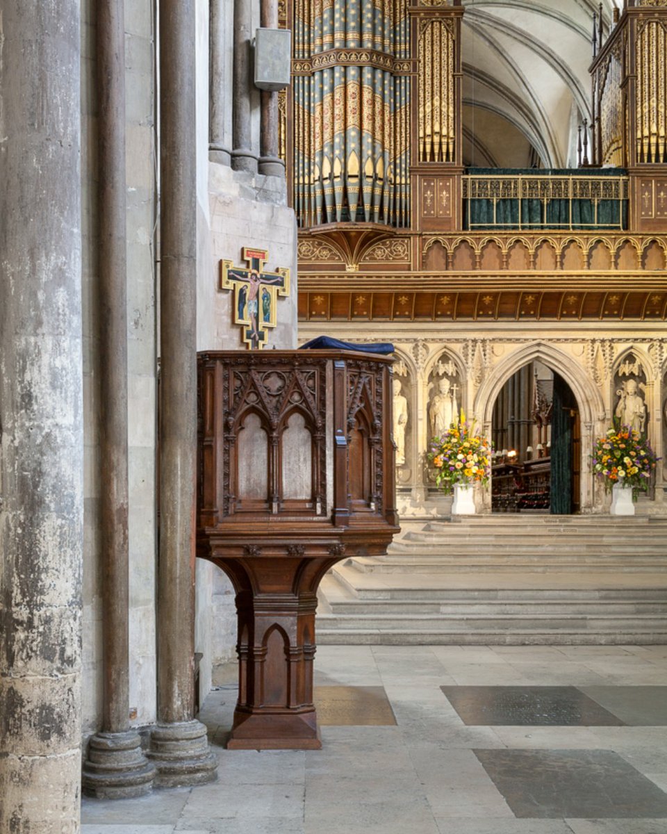 Rochester Cathedral tweet media