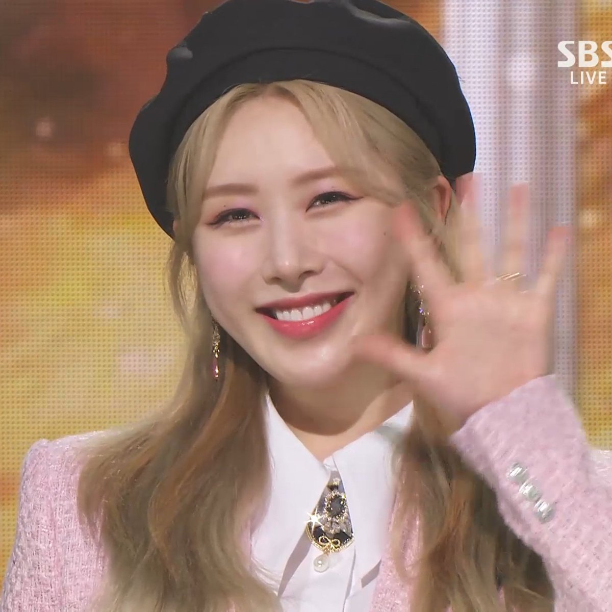 idealtypegirl's tweet photo. Our pretty pink ending fairy!

#우리의_겨울에도_봄이_찾아오겠죠 
#홍의진 #HONGEUIJIN
#홍의진_여덟번째봄 
#여덟번째봄 #The8thSpring https://t.co/DNzT9wX4R3