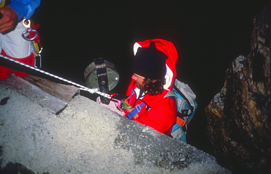 GognaBlog's tweet photo. L'episodio del 1988 che fece tanto discutere.
#AlessandroGogna #etica #GiampieroDiFederico #MonteBianco #MountainWilderness #ReinholdMessner #RolandLosso #tremila #ValléeBlanche #GognaBlog
https://t.co/RYNzoudDTu https://t.co/04hthVYUNO