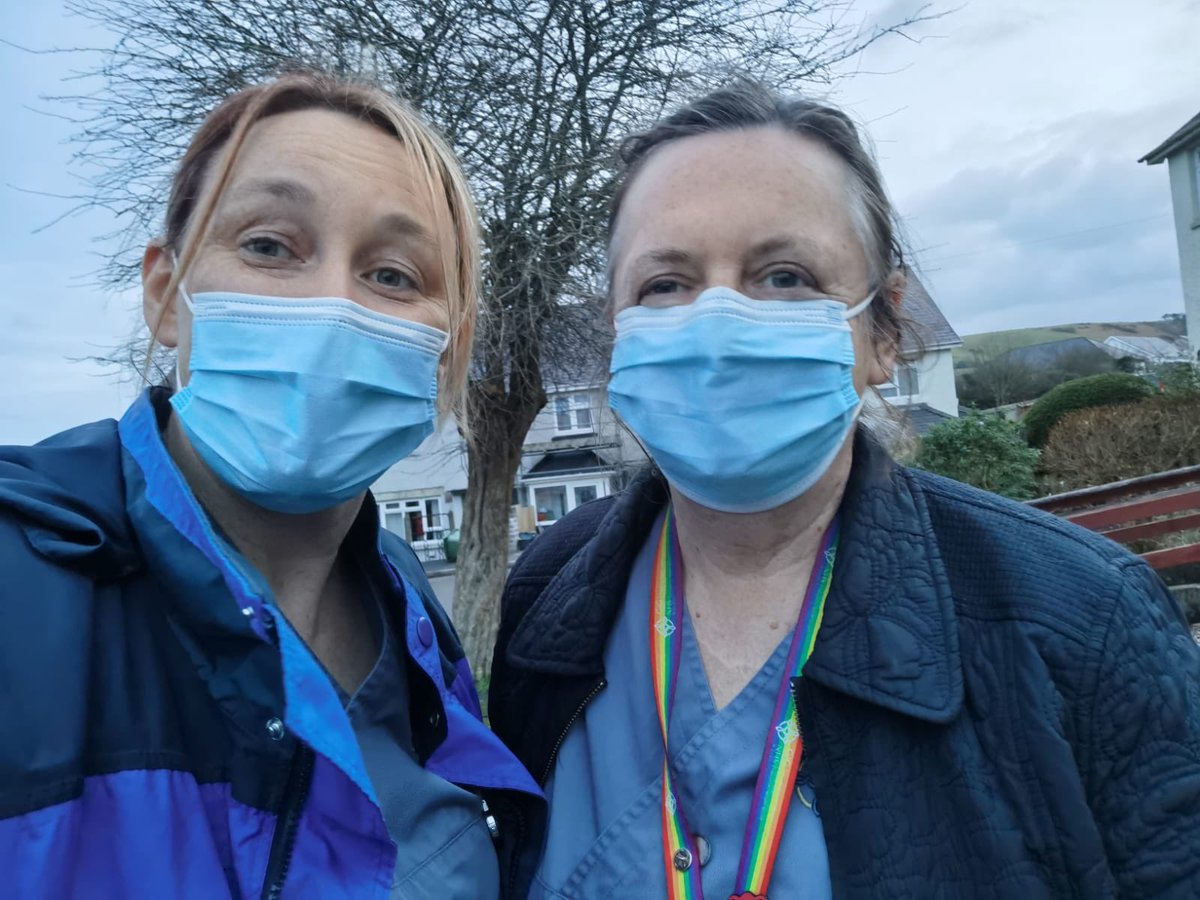 Hilda and @Nataliekentish were the team that supported a family to birth their baby at home this morning 😍 #homebirthjusthappened