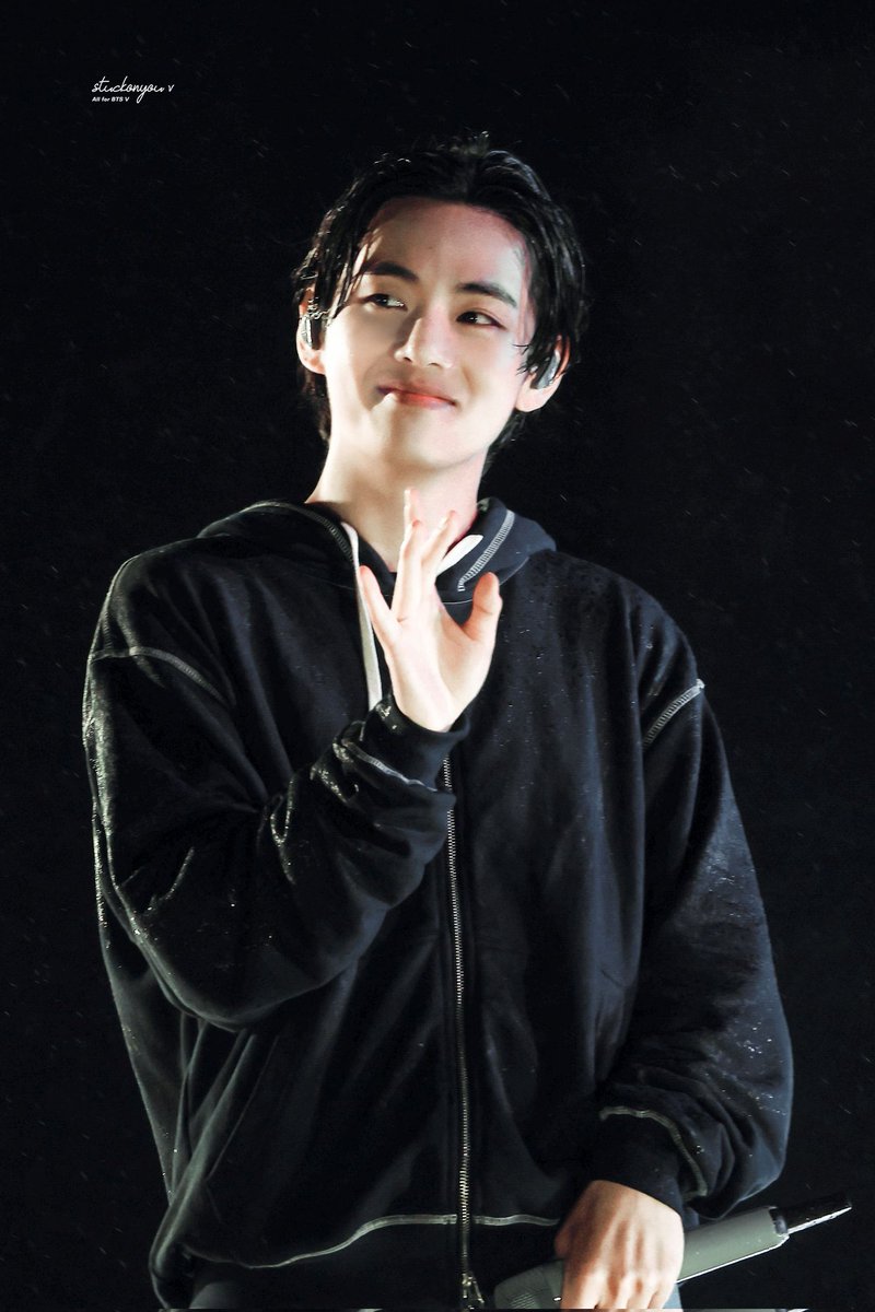 stuckonyou_v's tweet photo. 220312 PTD DAY-2

#V #뷔 #태형 #TAEHYUNG #BTSV  #KimTaehyung #김태형 #テテ #BTS  #방탄소년단뷔 
@BTS_twt https://t.co/lXvT3tQkob