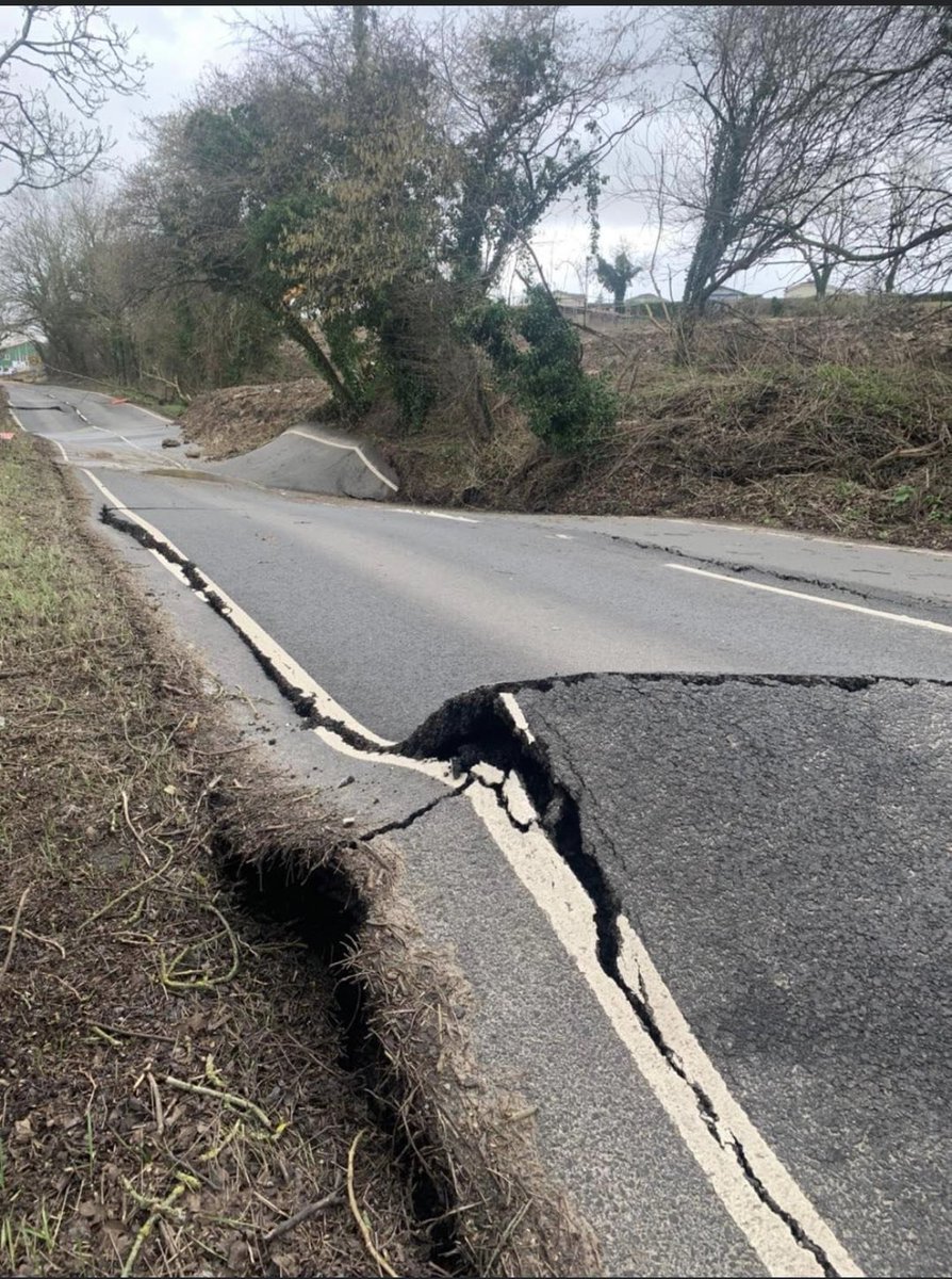 bookmadlady's tweet image. Here’s a little update on the road near me…first two pictures were just after #StormEunice and the last two pictures were two weeks later! I’m guessing they are probably going to open it up as a tourist attraction to earn money for repairs 😱