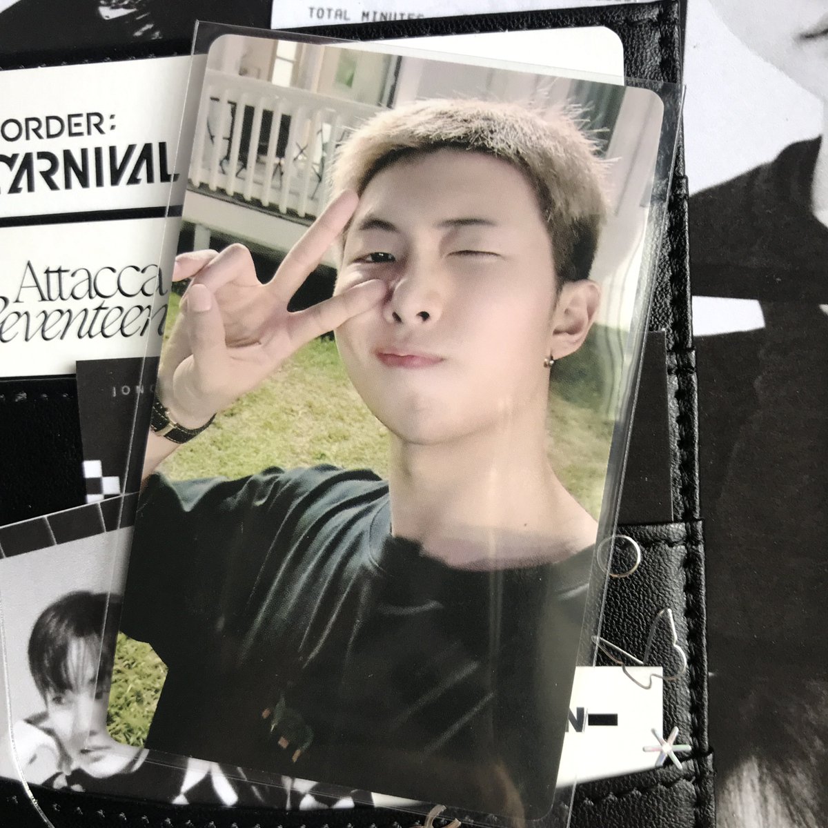 minguucart's tweet photo. ⋆·˚ ༘ * 220313 #minguumails rated this
#dktj_feedbacks - ★★★★★
*/huminga nang malalim. NAMJOON ITS2 PC CAME HOME😭😭😭😭 tysm @hooniecarts_ until now kinikilig pa rin ako malala😭 kiss kita matunog mwuaps! tysm @dkimtaejin_ for the secured packaging! love the freebies >< https://t.co/nbPxlA7WzP