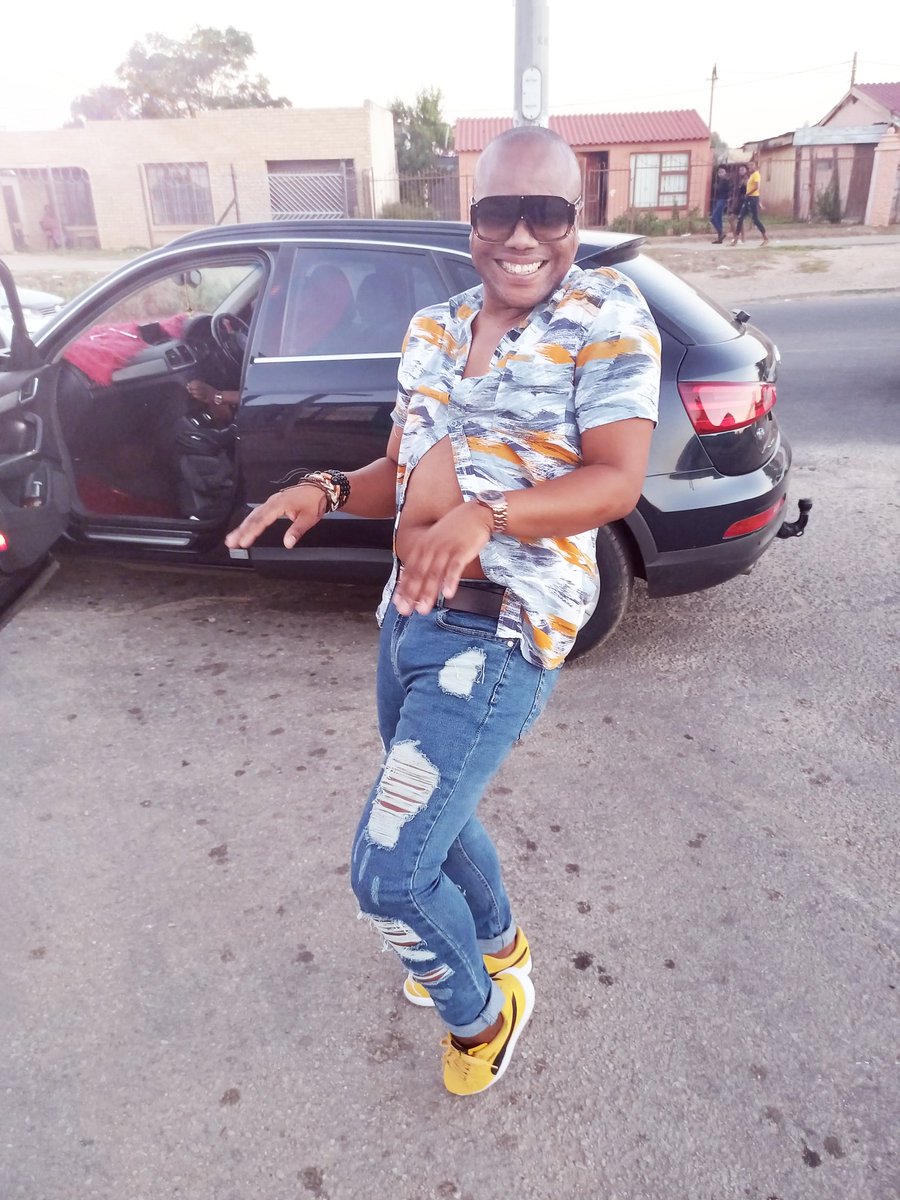 DQFab_ZA's tweet photo. DQ Says; Each time I realize how worthy and spectacular I am..... I keep asking myself how come I put up with so much Bullsh*t all my life. I mean look at me!

#DQFab
#sundayvibes https://t.co/Xil7otcLoR