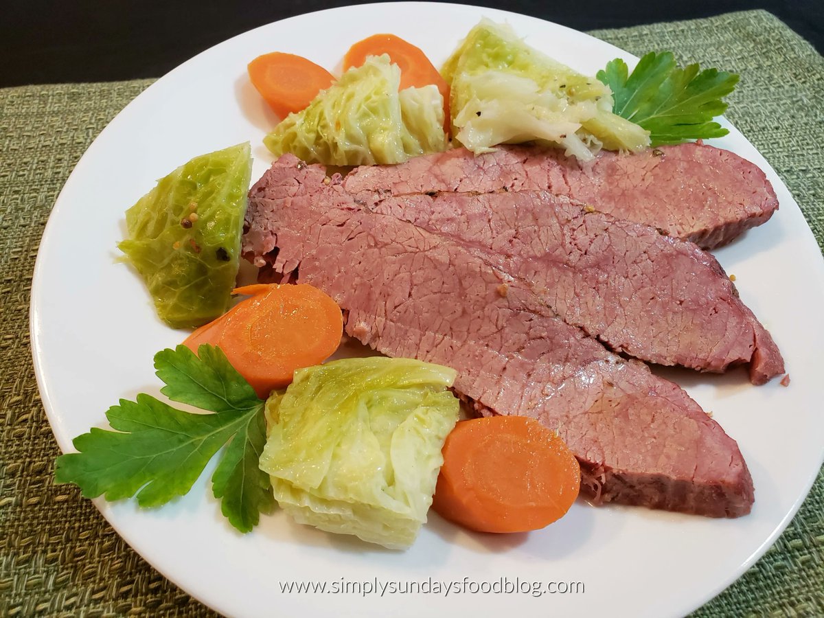 SimplySundays1's tweet photo. You can't go wrong with this 5-star version of classic Corned Beef &amp; Cabbage. And check out our twist on making cabbage &amp; carrots... SO crisp &amp; flavorful you'll wonder where they've been all your life!   
https://t.co/v9zQswpbe3 
#SimplySundays #CornedBeef #CornedBeefandCabbage https://t.co/7xvQHvdNU5