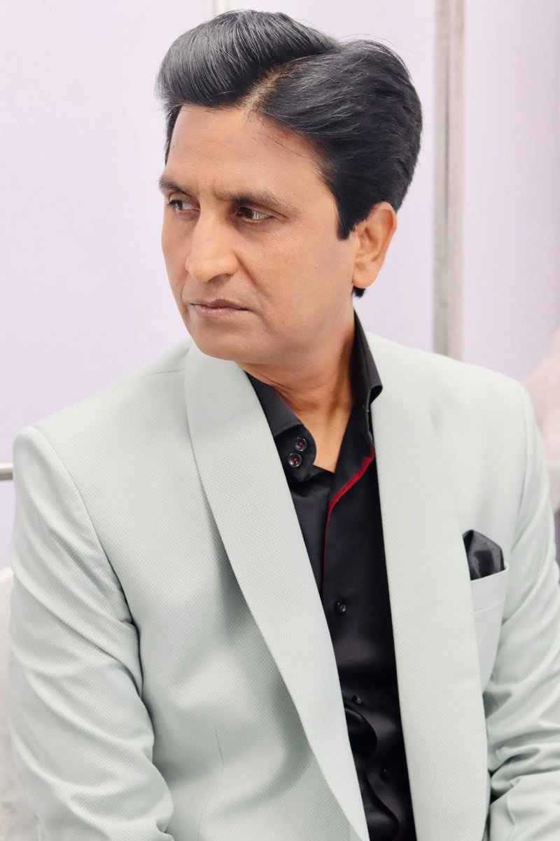 studio_sleek's tweet photo. @DrKumarVishwas slaying in our customised outfits https://t.co/jPWaXq4fMm