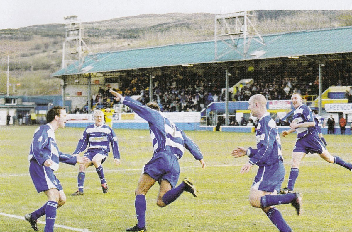 mooneyleon's tweet photo. #OTD 2004 - @Morton_FC 3-2 @Dumbartonfc 

Three more points thanks to a late winner from Alex Williams.

@Chrismcnulty75 @AnthoTon @RobbieH59359755 @MidgeyMillar @JtheMais @PhilCannie1 @SonsArchive https://t.co/XY7GJZrzHG