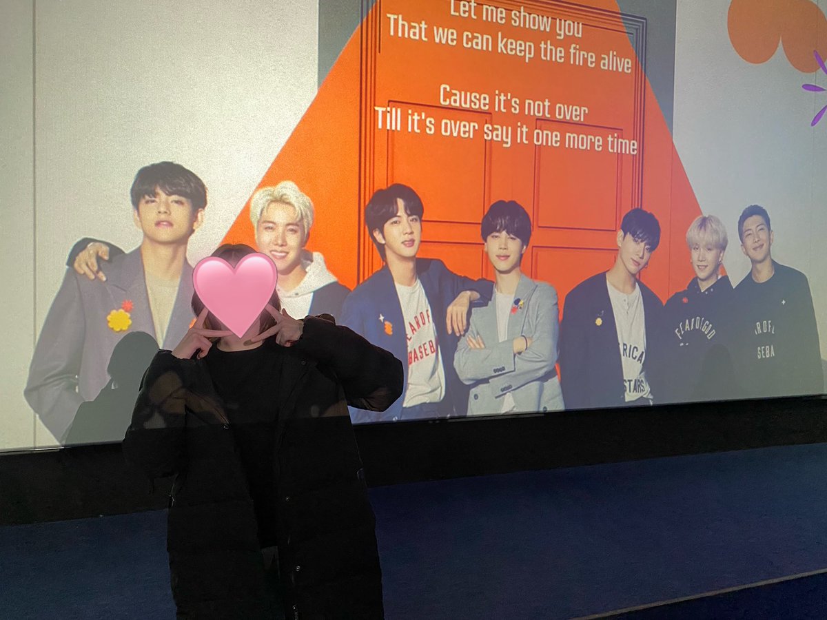 wAlwaysForeveRw's tweet photo. Ладно, я тут 

#bts #BTSARMY #방탄소년단 #BTSCONCERT #PTD_ON_STAGE_SEOUL #PTD_ON_STAGE_SEOUL_Day2 https://t.co/B6850CQmMP