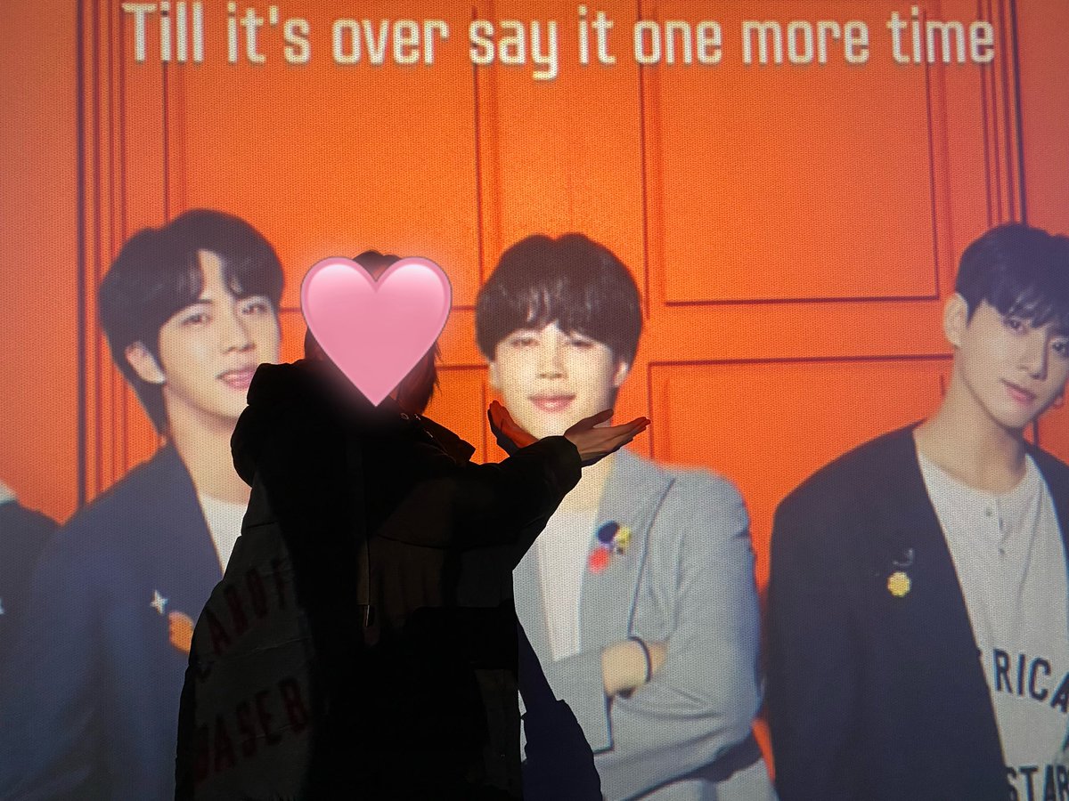 wAlwaysForeveRw's tweet photo. Ладно, я тут 

#bts #BTSARMY #방탄소년단 #BTSCONCERT #PTD_ON_STAGE_SEOUL #PTD_ON_STAGE_SEOUL_Day2 https://t.co/B6850CQmMP