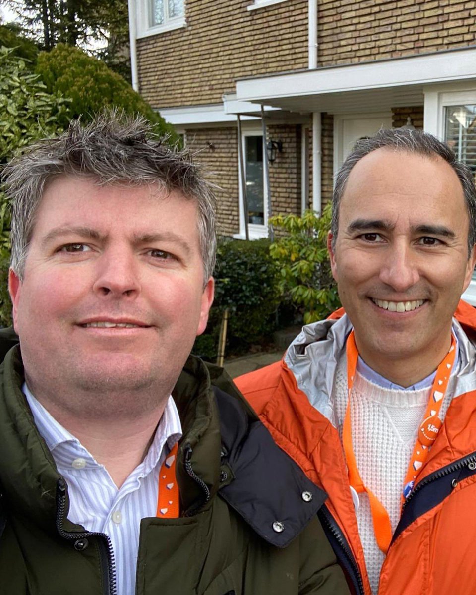 De #wassenaarsevvd voert dit weekend #campagne in het centrum van #wassenaar en oa op het #hockeyveld
#gr2022 
#blijftgoedwordtbeter 
#vvd 
#elkestemtelt