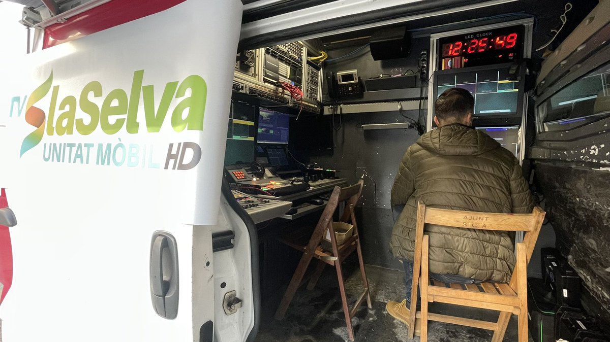 Blanes_cat's tweet photo. Avui a les 12 del migdia Lliurament dels 58ens Premis @recvll al @TEATRECBS @Blanes_cat amb entrada lliure i emès en directe pel Facebook i YouTube @Blanes_cat
#PremisRecvll
#cultura
#literatura
#Premis
#blanescostabrava https://t.co/RYEJkaRbJG